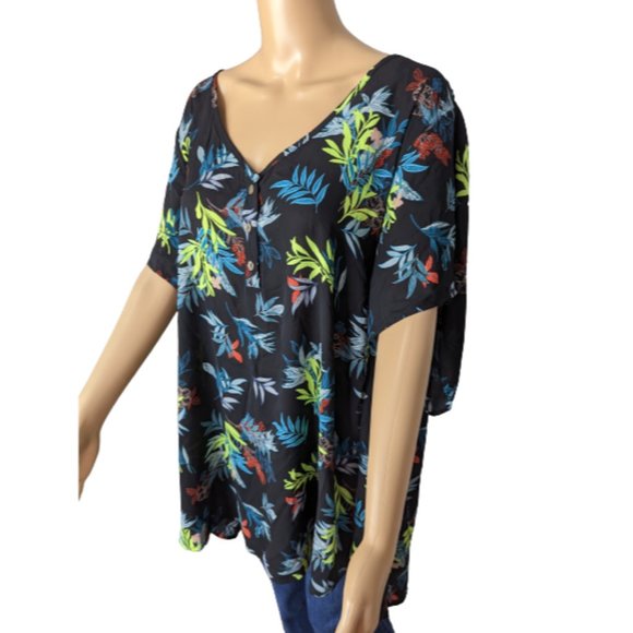 Torrid Georgette Hi-Low Button Detail Blouse 5 - Picture 4 of 8